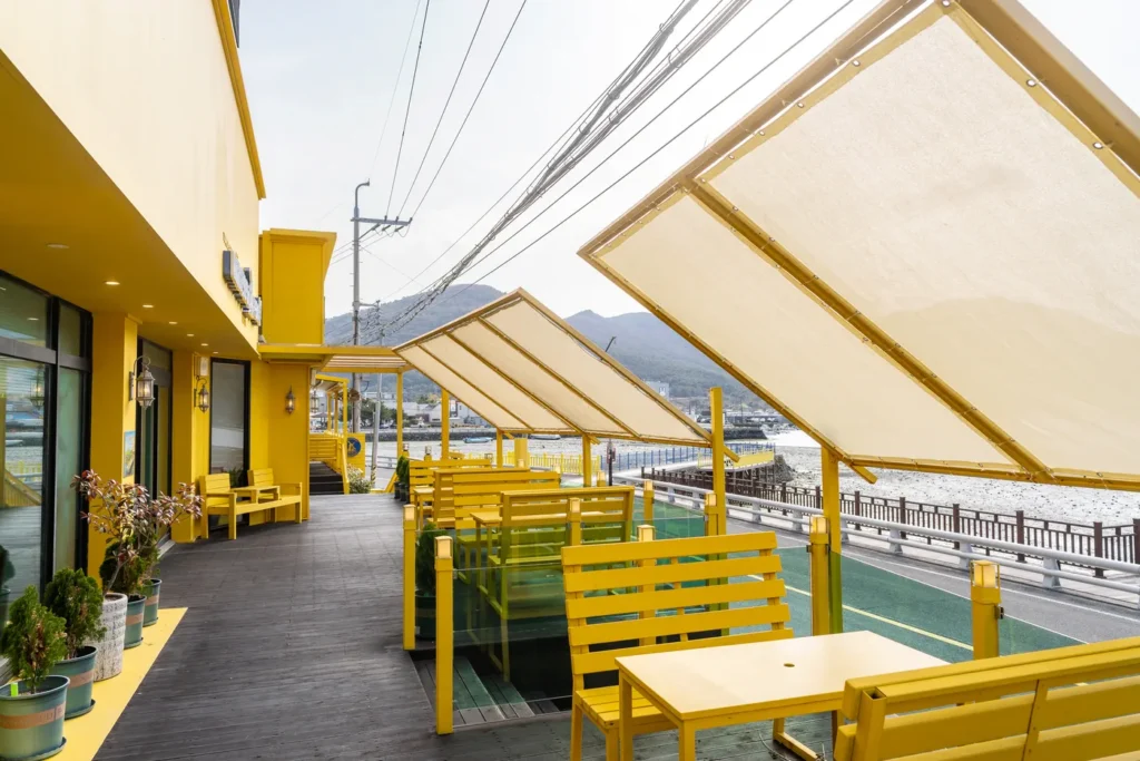 Outdoor terrace seating