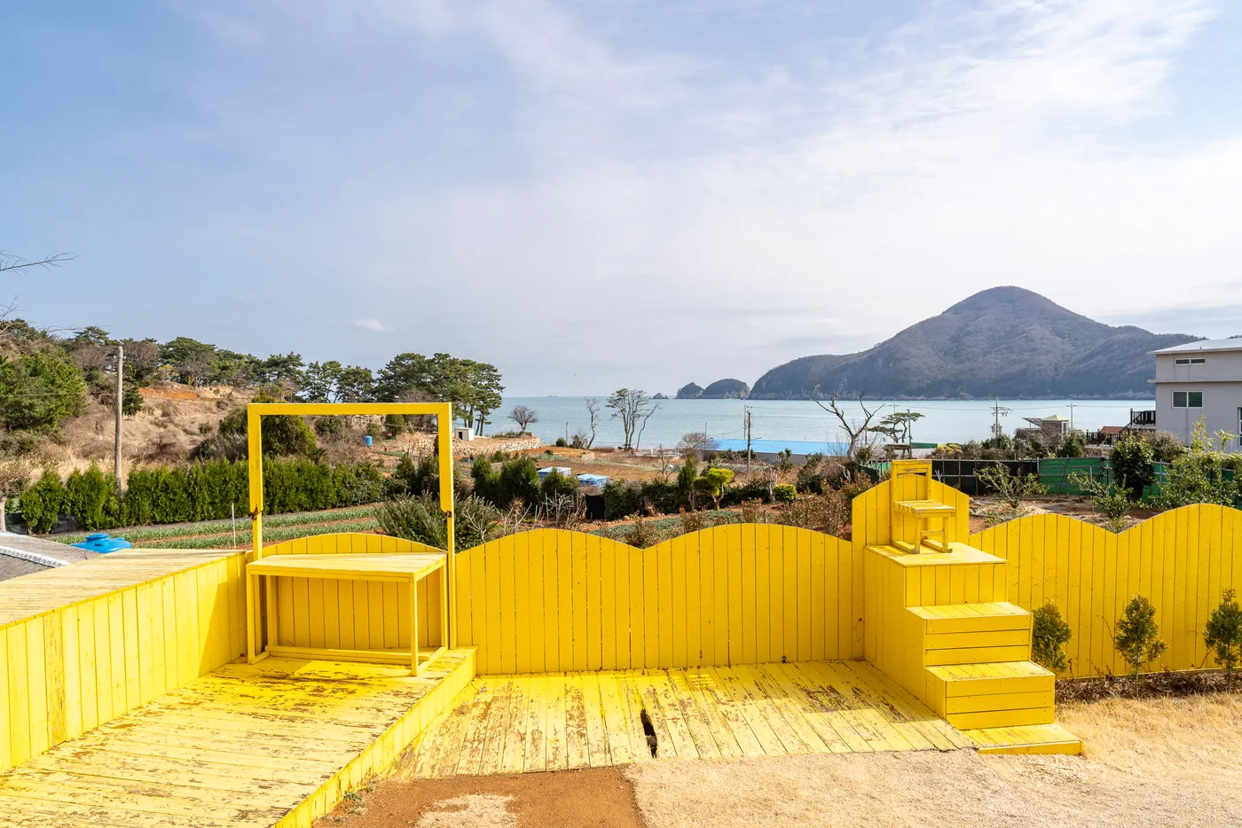 It's painted in vivid colors, so as long as the weather's nice, the photos turn out great.