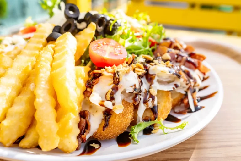 Side view of Baram's Hot Dog