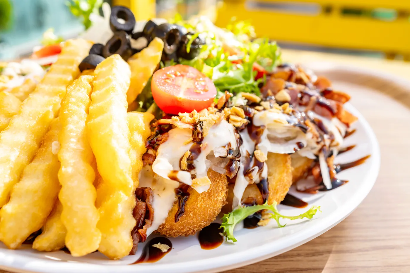 Side view of Baram's Hot Dog