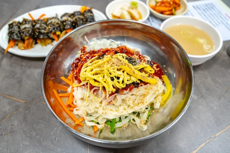 Bibim Kalguksu